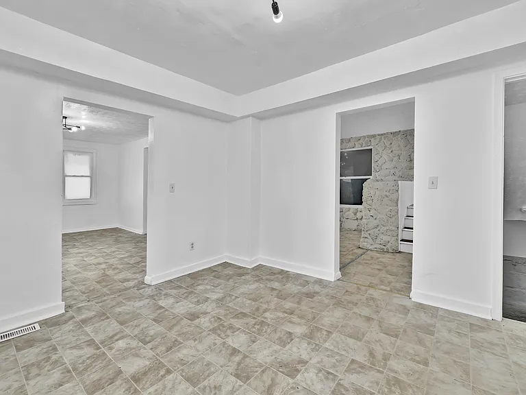 9502 Talbot Ave — Photo 3