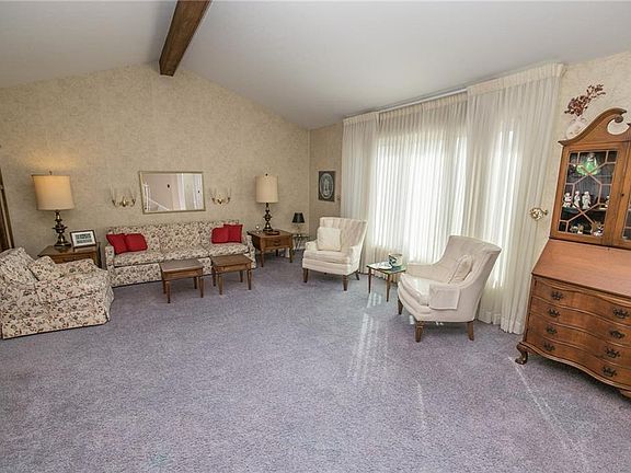 5th image of 6969 Carol Dr