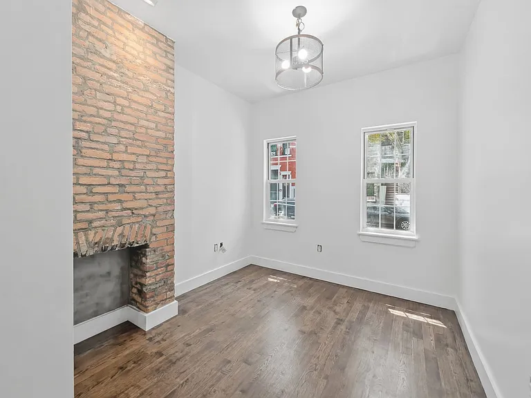 237 Frost St #1 — Photo 3