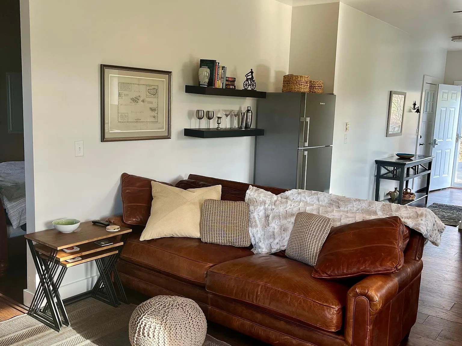 Studio, 975 sqft, $2,800 — Photo 1