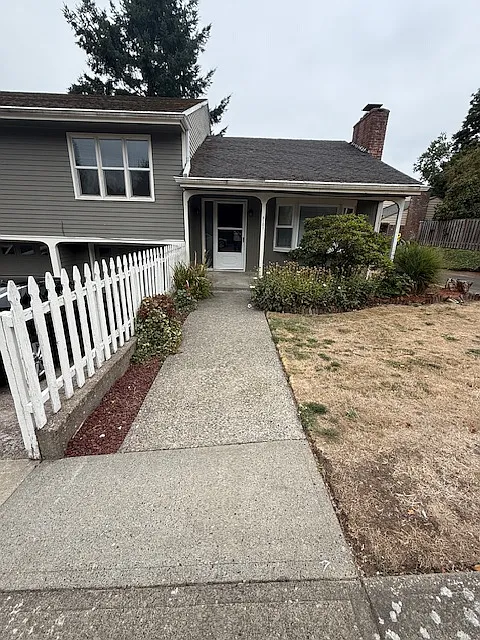 2101 SW Camelot Ct
