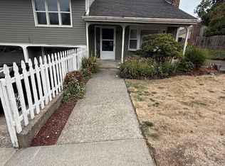 2101 SW Camelot Ct, Portland, OR 97225