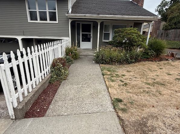 2101 SW Camelot Ct