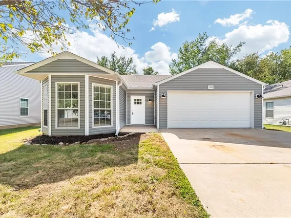 1209 Spring St, Bentonville, AR 72712