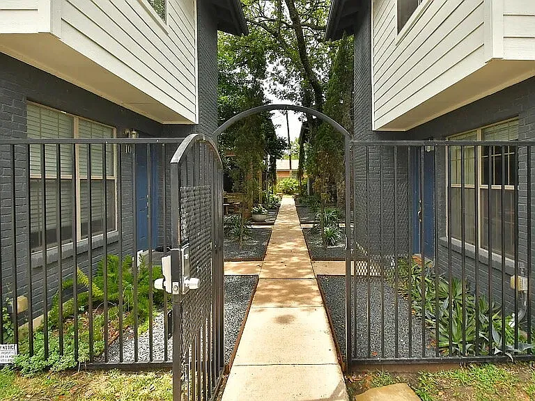 2101 Polaris Ave #9 — Photo 2
