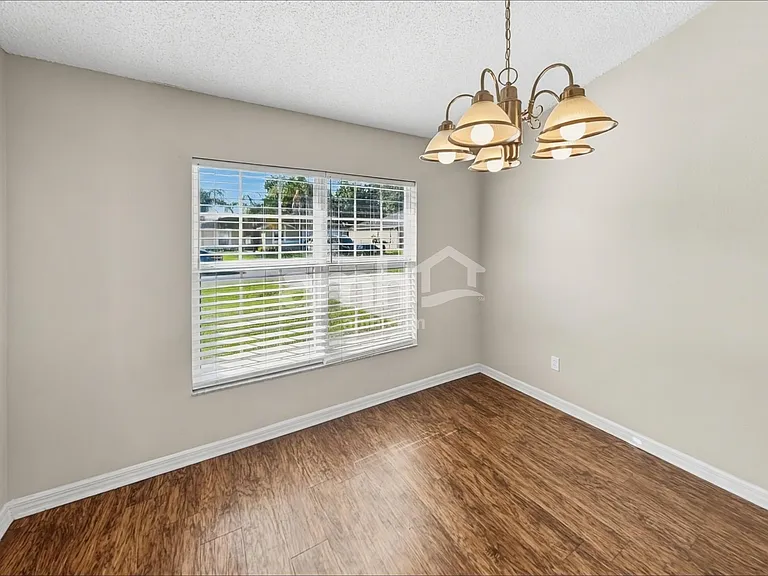 315 Colony Ct — Photo 5