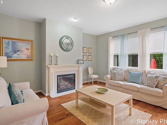 3rd image of 106 NE Porto Way