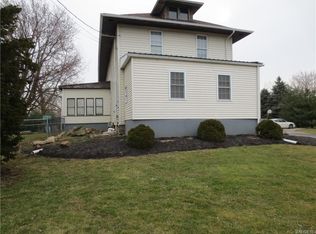 6061 Old Beattie Rd, Lockport, NY 14094