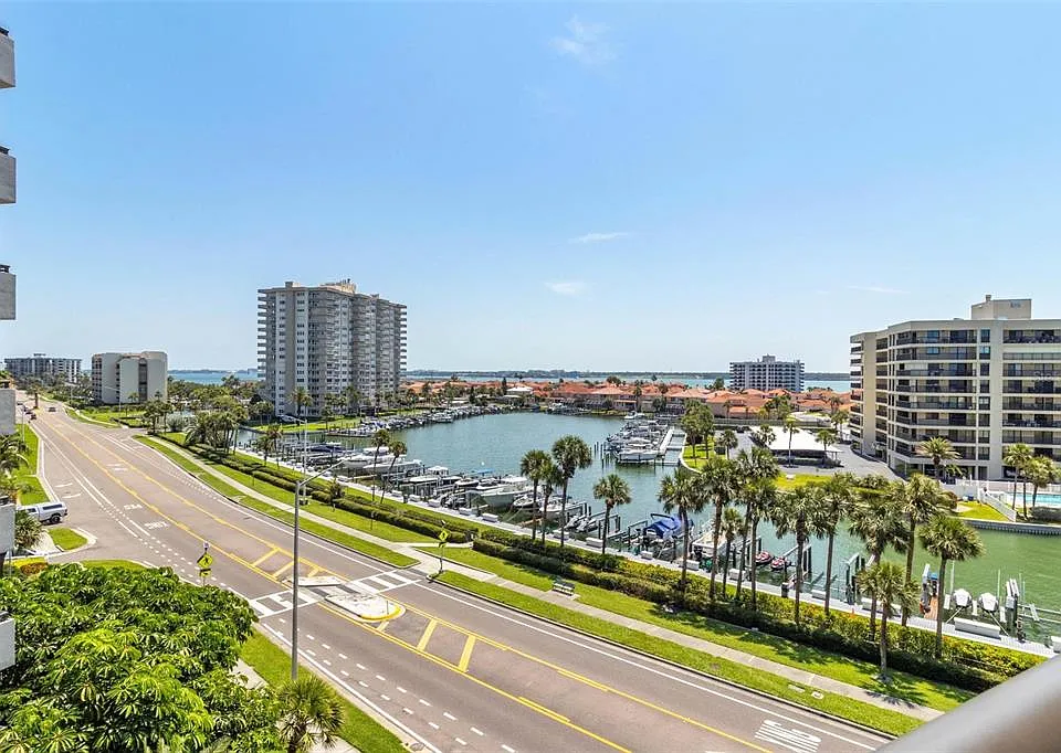 1660 Gulf Blvd #607