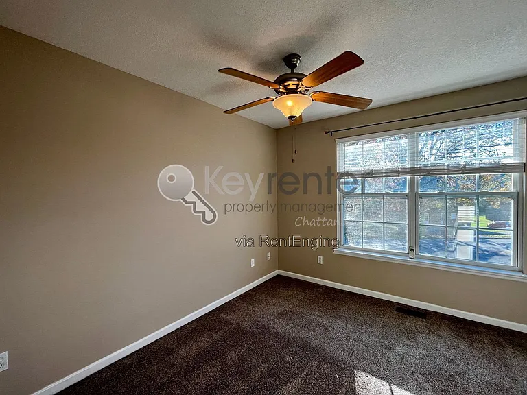 3721 Connelly Ln — Photo 11