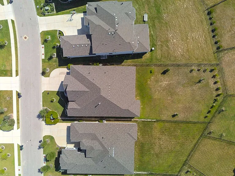 921 Trevi Fontana Dr — Photo 50