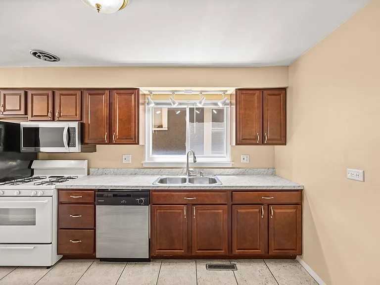 3109 Grove Ave #1 — Photo 4