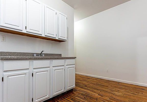 3rd image of 505 Lafayette Ave #1E