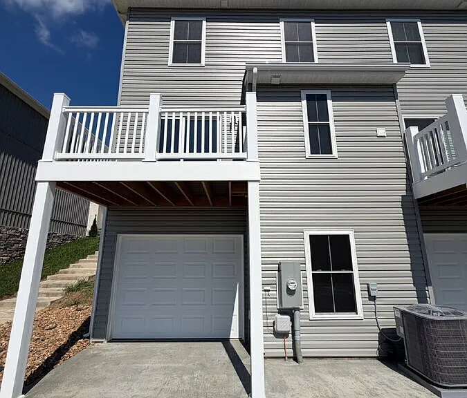 2950 Locust Grove Ct — Photo 2