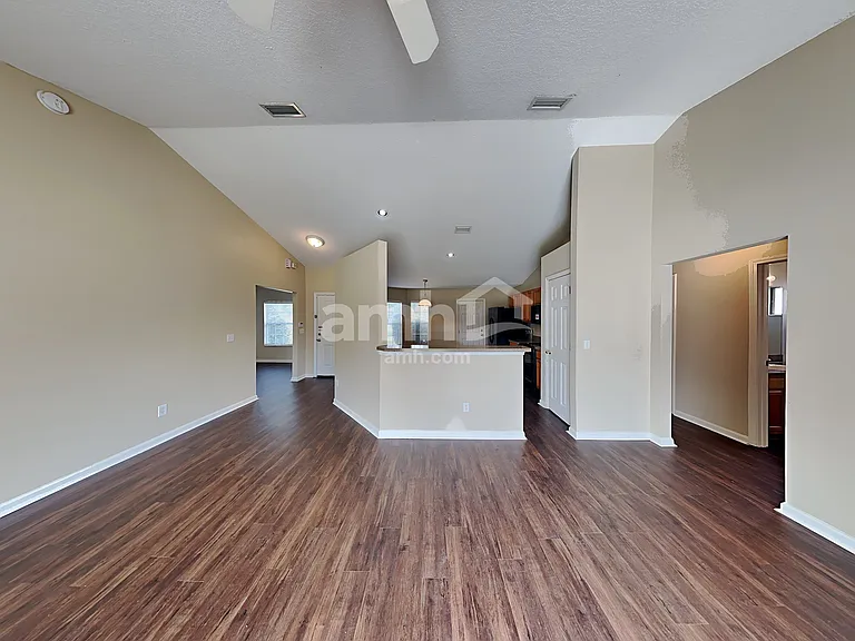 3206 Chantilly Ct — Photo 9