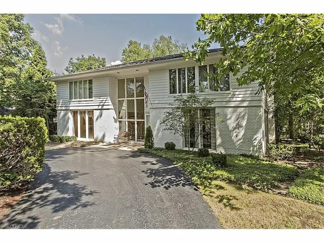21121 Shaker Blvd photo 1