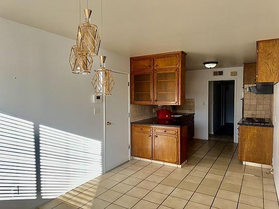 4th image of 2617 W Sussex Way