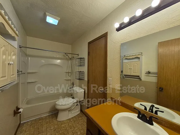 6872 Tamir Ave — Photo 14