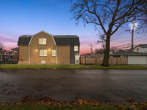 2nd image of 901 N Kedvale Ave