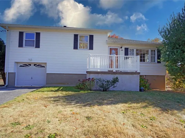 127 Sunrise Hill Road, Fishkill, NY 12524