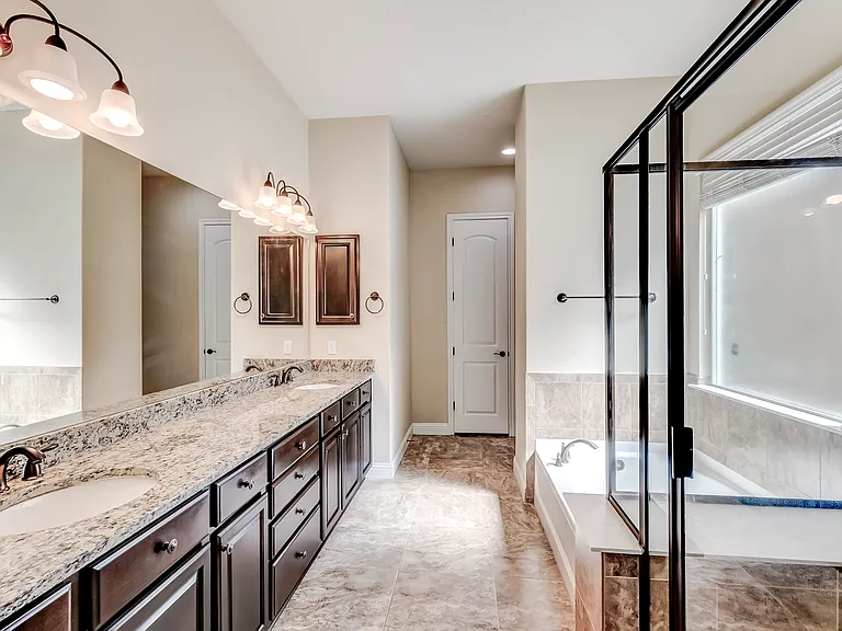 16009 Jeffs Ln — Photo 24