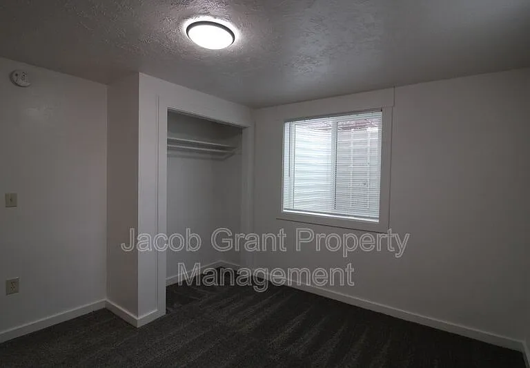 1703 Raymond Dr — Photo 13