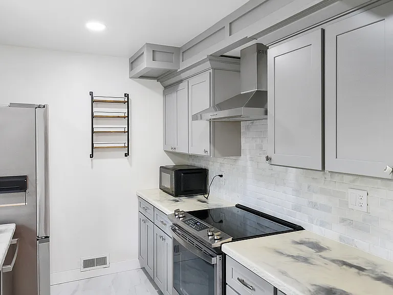 1087 Lariat Ln — Photo 7
