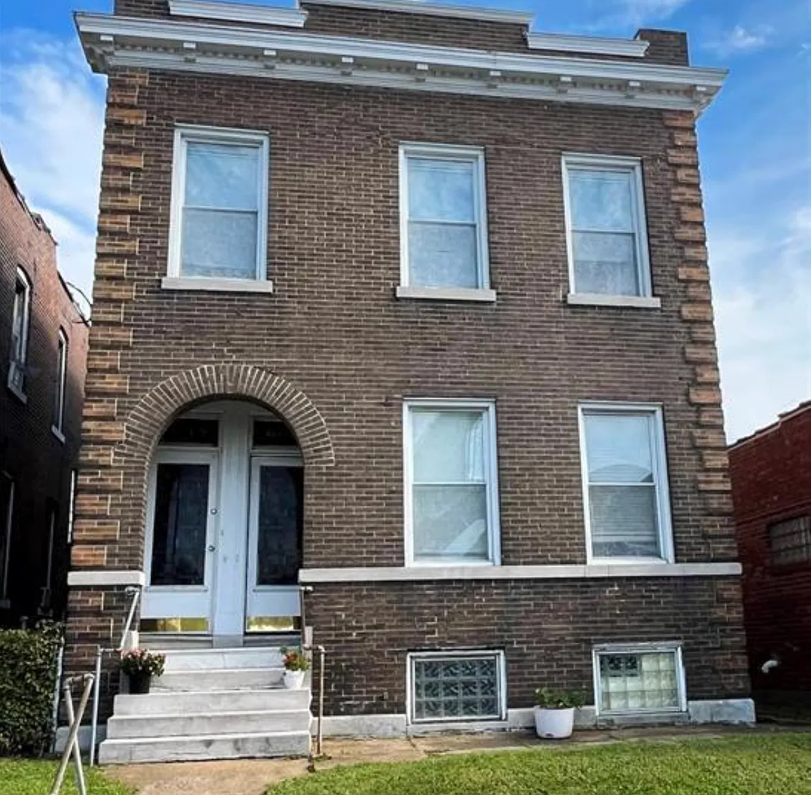 2 bed, 1000 sqft, $1,350 — Photo 2