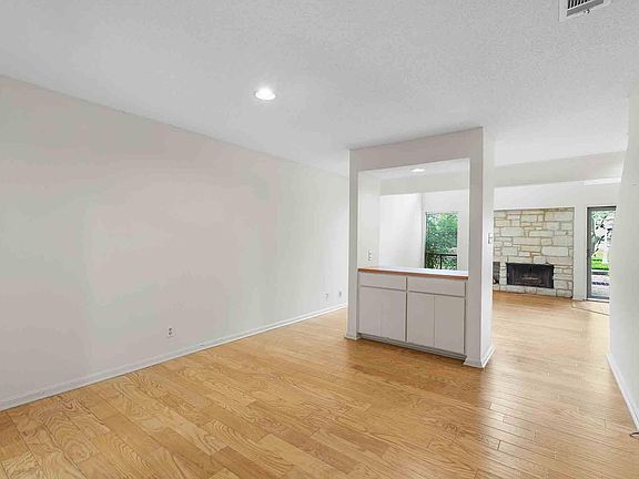 5th image of 9226 Jollyville Rd APT 132