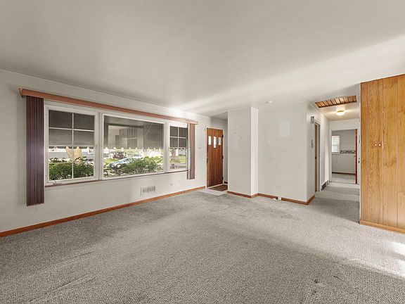 4th image of 66 Indianwood Dr