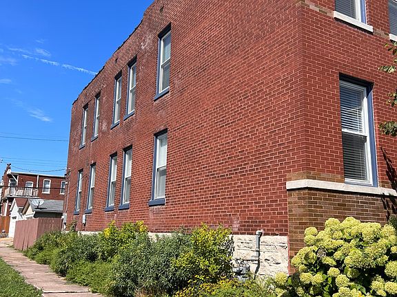 4th image of 3225 Pestalozzi St