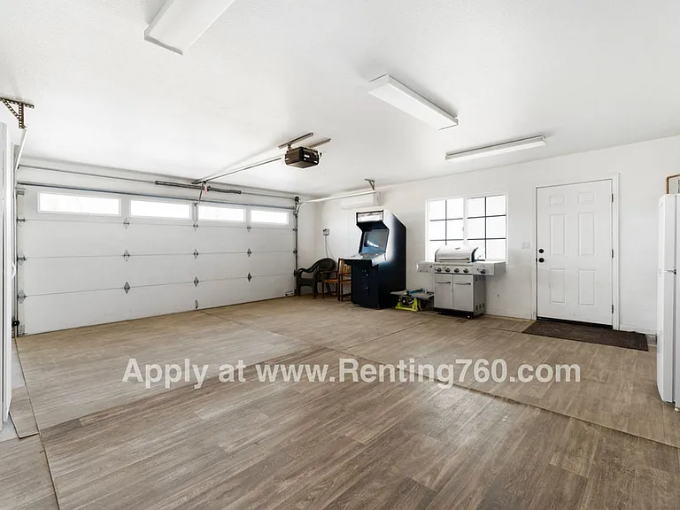 321 N Bonita Ave — Photo 31