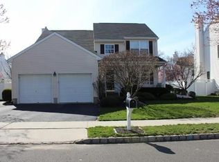 9 York Dr, Helmetta, NJ 08828