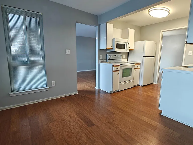 561 Florida Ave #104 — Photo 11