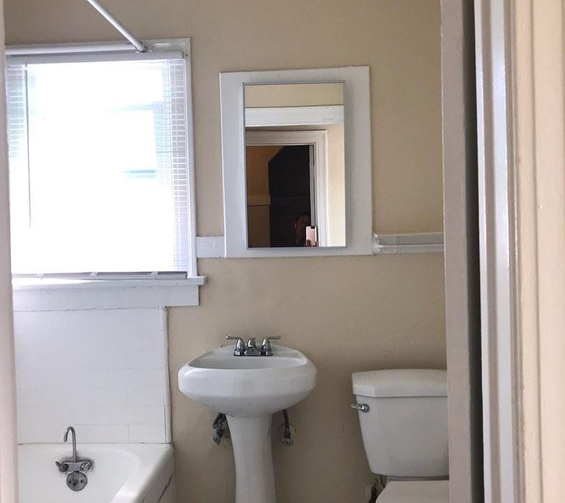2nd image of 1162 N Kingsley Dr APT 9