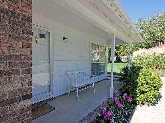 5th image of 6800 Pin Oak Ct