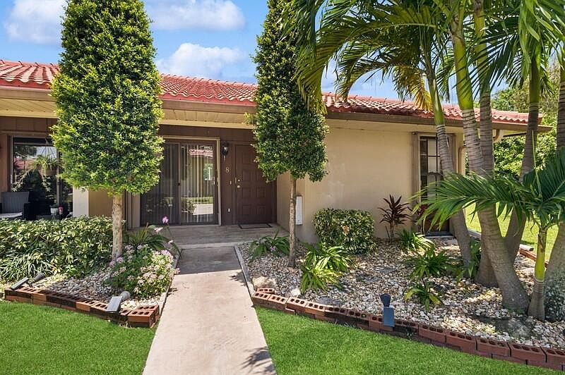 1st image of 5957 Forest Hill Boulevard #8