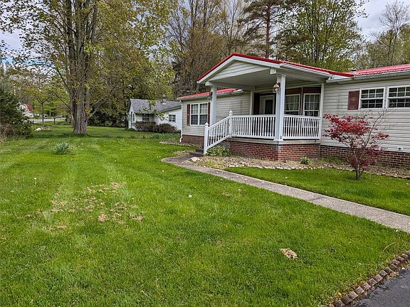2nd image of 1527 Lakeview Dr