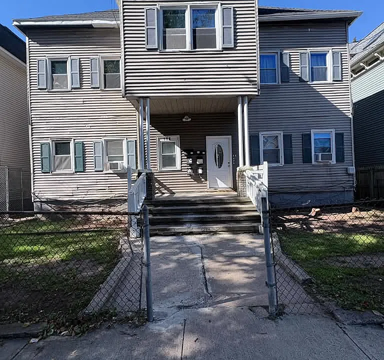 564 Howard Ave #2L