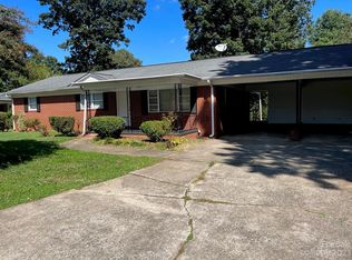 1221 Janice Rd, Lincolnton, NC 28092