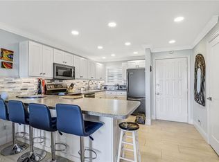 21 High Point Cir E APT 506, Naples, FL 34103