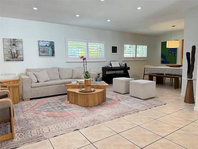 5721 SW 59th Pl — Photo 3