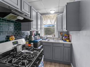 121 Farmington Ave #3, Providence, RI 02909