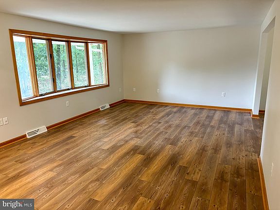 4th image of 216 Leota St