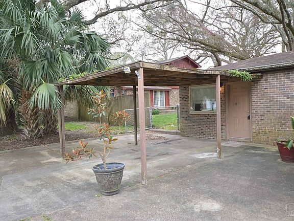 4th image of 3175 Bayou Dr