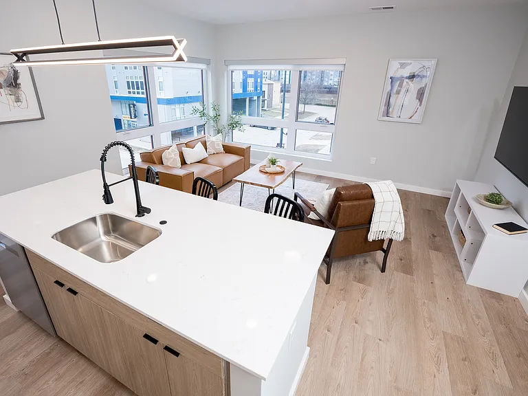 60 E Green St #506 — Photo 2