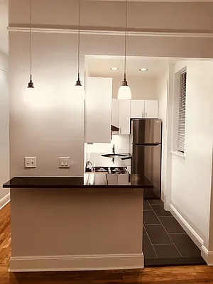 Rented by Metropolis Real Estate of Manhattan | media 7