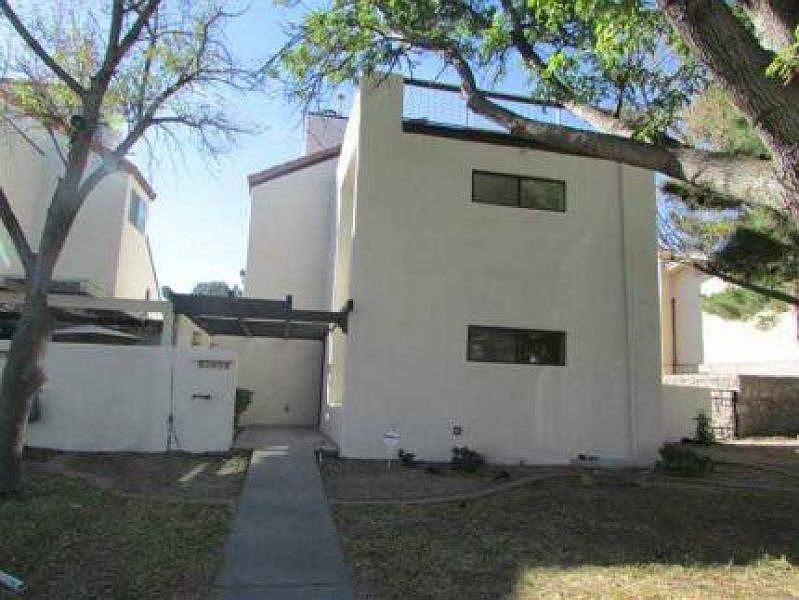 1st image of 140 Feather Moon Dr