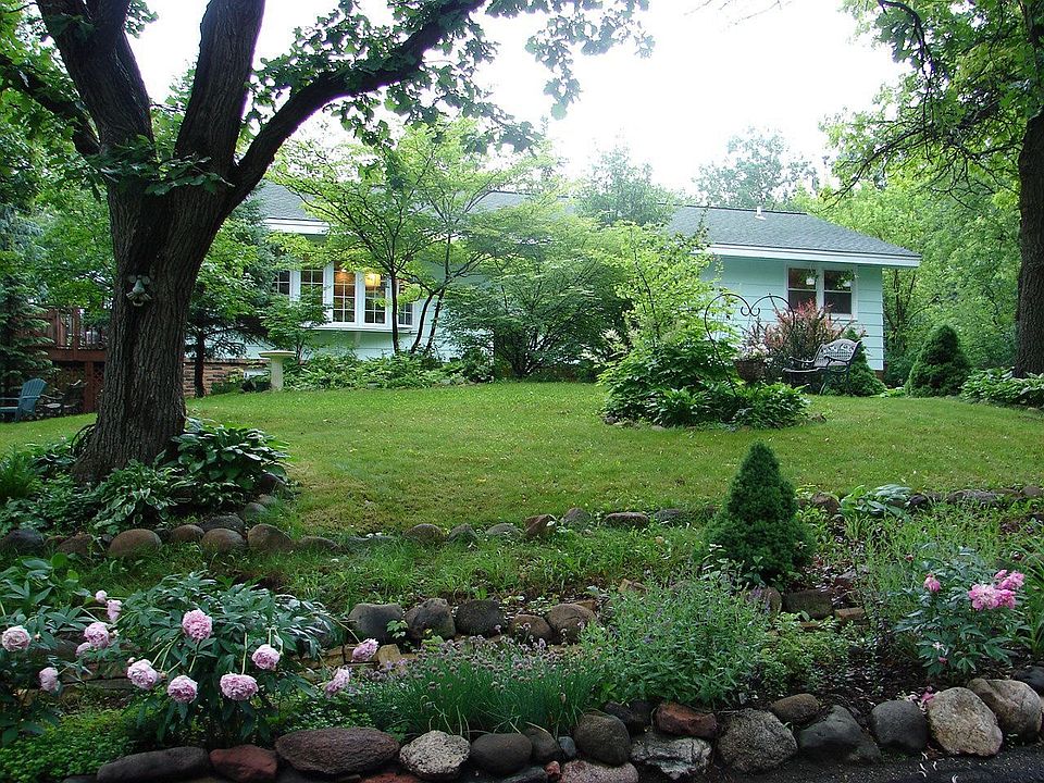 1.4 gorgeous wooded acres!