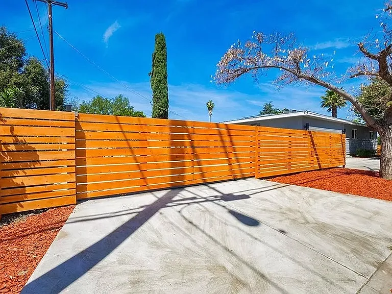 15104 Valerio St — Photo 2